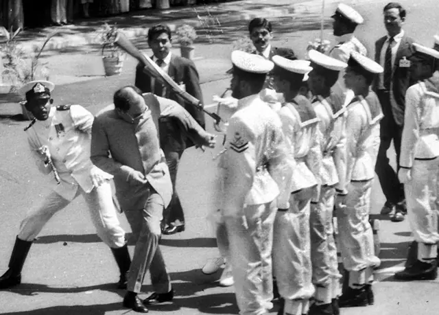 राजीव गांधी