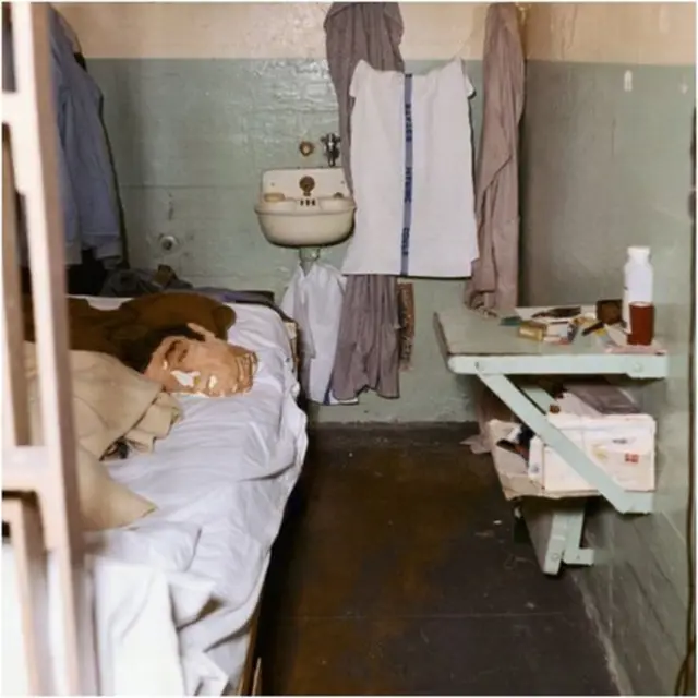 జైలు, ఎస్కేప్