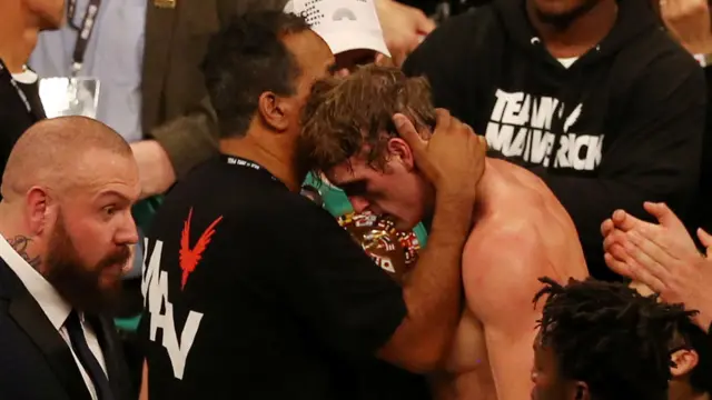 Бой блогеров