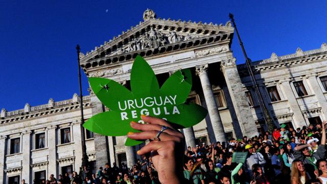 Manifestación a favor de la legalización de la marihuana en Uruguay.