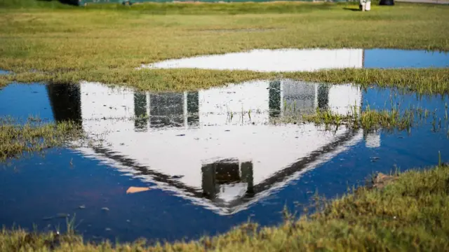 застійна вода