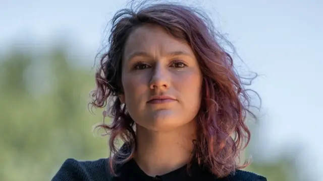 호주의 색슨 멀린스는 성폭행법 개정 운동으로 찬사를 받았다