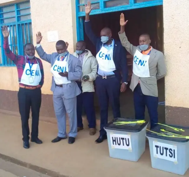 Amatora y'abakenguzamateka