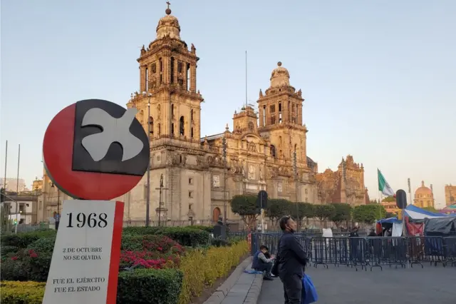 Antimonumento a la masacre de Tlatelolco.