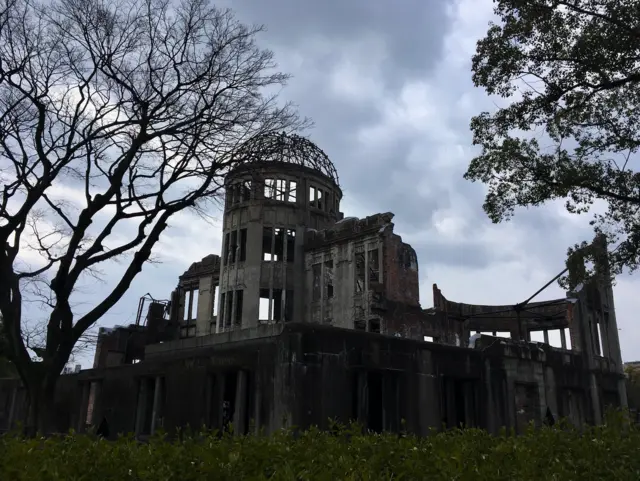 A Cúpula da Bomba Atômica é a ruína do edifício que resistiu à bomba atômicavai de bet tigrinho1945, hoje marco no Memorial da Pazvai de bet tigrinhoHiroshima