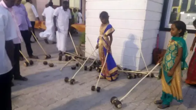 திருப்பூர்: அனைவரையும் ஆச்சரியத்தில் ஆழ்த்திய 'இயற்கை திருமணம்'