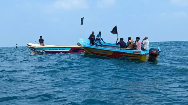 இந்தியா - இலங்கை இருநாட்டு மீனவர்களிடையே என்ன பிரச்னை? யாழ்ப்பாணத்தில்  போராட்டம் ஏன்? - BBC News தமிழ்