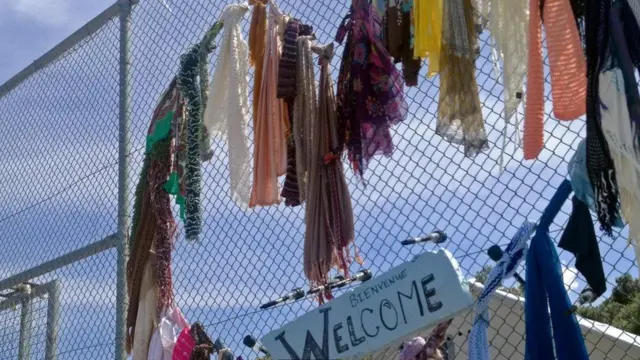 أسوار من الأسلاك الشائكة في جزيرة ليسبوس