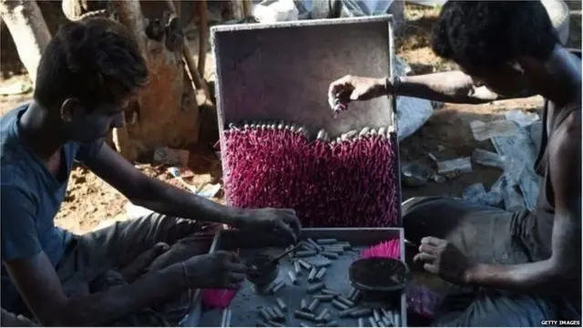 भारतात फटाके कधी आले मग?