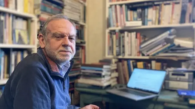 ٹونی میک الیوی اپنی کتاب ’مالمسبری ایبی، 670-1539‘ کے لیے تحقیق کر رہے تھے جب انھیں جان آف ٹنٹرن کے مجرمانہ کیریئر کا پتا چلا