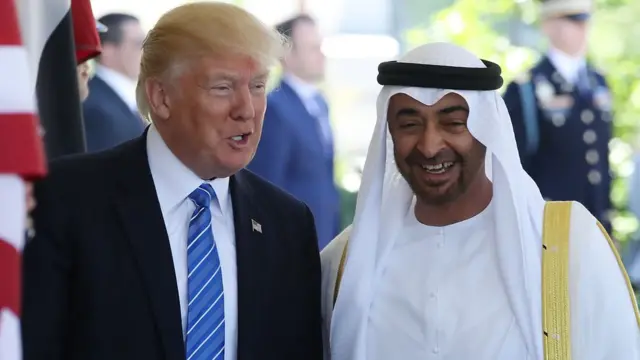 الرئيس الأمريكي السابق يستقبل الشيخ محمد بن زايد آل نهيان، عندما كان وليًا للعهد في واشنطن في 15 مايو أيار2017