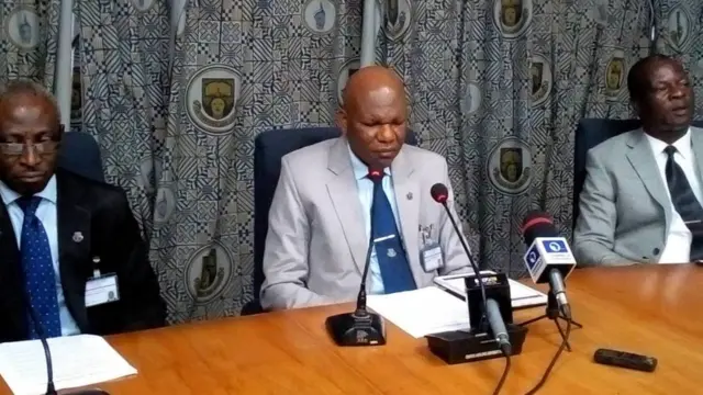 Obafemi Awolowo University council memer dey talk wit tori pipo on top di sex for mark professor dismissal.