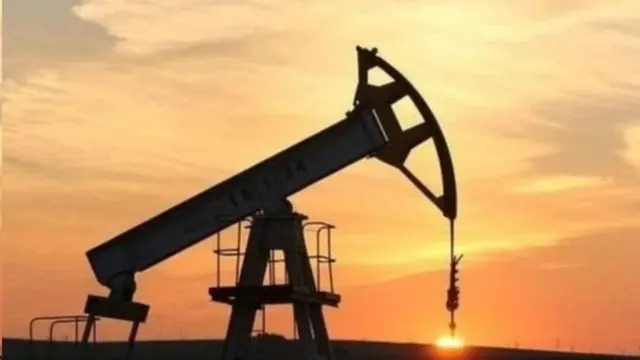 ક્રૂડ ઑઈલ ઉત્પાદનની તસવીર