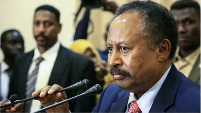 Le Premier ministre par intérim du Soudan, Abdallah Hamdok, lors de sa prestation de serment à Khartoum, le 21 août 2019