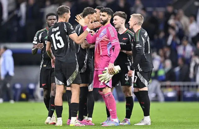 Arsenaal Riyaal maadiridiin [5-1] mo'achuun walakkaa xumura Shaampiyoonsi Liigiif darbe