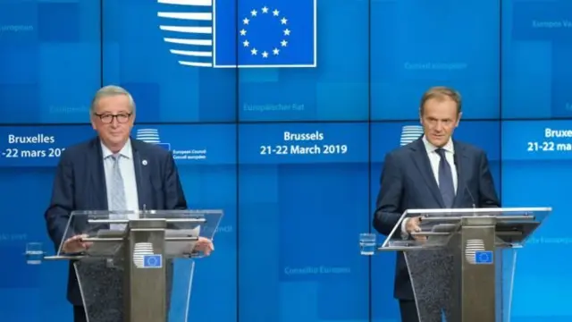 Жан-Клод Юнкер і Дональд Туск провели спільну прес-конференцію після робочого обіду і переговорів