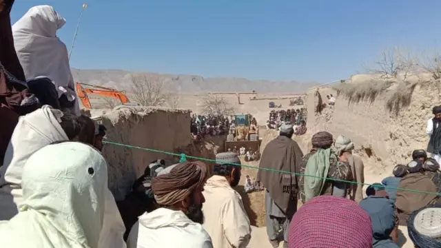 څاه ته لوېدلی ماشوم