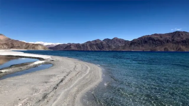 భారత్-చైనా సరిహద్దుల్లోని పాంగాంగ్ సరస్సు