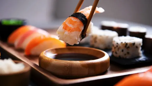 суші