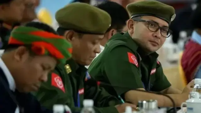 အေအေ ဗိုလ်ချုပ် ထွန်းမြတ်နိုင်