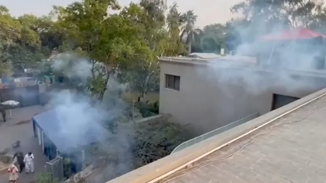 الشرطة استخدمت الغاز المسيل للدموع.