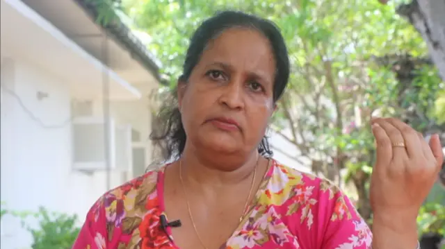 ''මෑන් පවර් සේවකයන්ට හම්පුතෙක් නැති නිසා හුගක් අසරණ වෙලා. අඬඅඬා කෝල් කරනවා. '' - චමිලා තුෂාරී