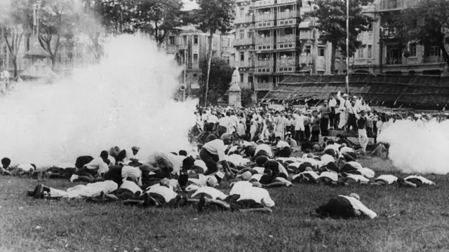 मुंबई में करो या मरो की घोषणा