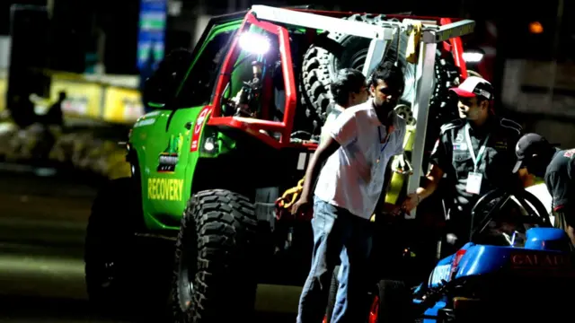 මෝටර් රථ තරග සඳහා අපදා සේවා සැපයීම