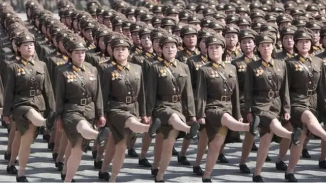 ఉత్తర కొరియా మహిళా సైనికులు
