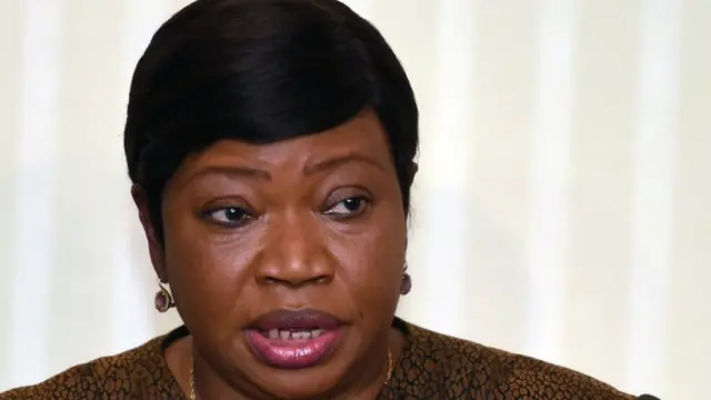 আইসিসির কৌসুঁলি ফাতু বেসওদা (ফাইল ফটো)। অক্টোবর ১৬, ২০১৫, জর্জিয়ার রাজধানী তিবলিসিতে এক সংবাদ সম্মেলনে কথা বলছেন।