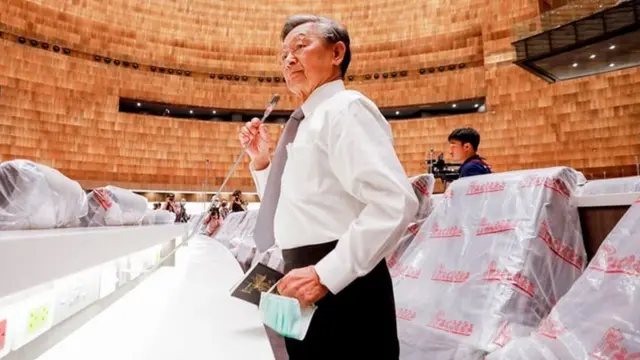 ชวน หลีกภัย