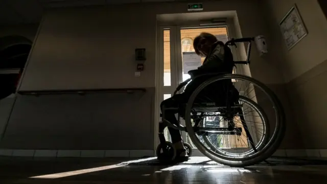 ফ্রান্সের পূর্বাঞ্চলে একটি কেয়ার হোমের একজন বাসিন্দা