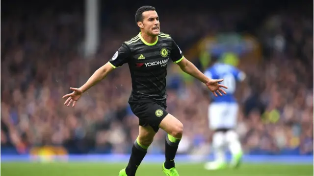 بيدرو يحتفل بالهدف الأول لتشيلسي