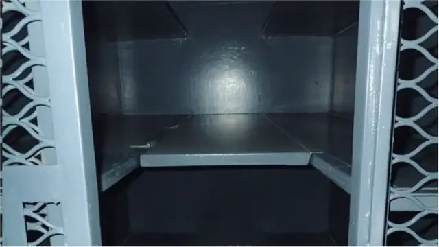 Жаза аткаруу мекемесинин берген маалыматына караганда, учурда жабык абактарда отургандардын саны он миңдей, ал эми шартуу кесилгендердин саны беш миңге жакын