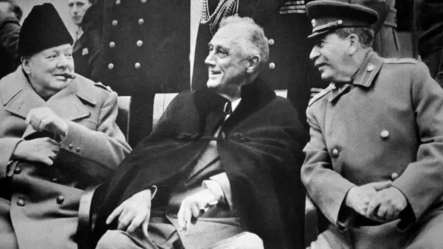 Les 3 Grands - Churchill, Roosevelt et Staline - à la conférence de Yalta.