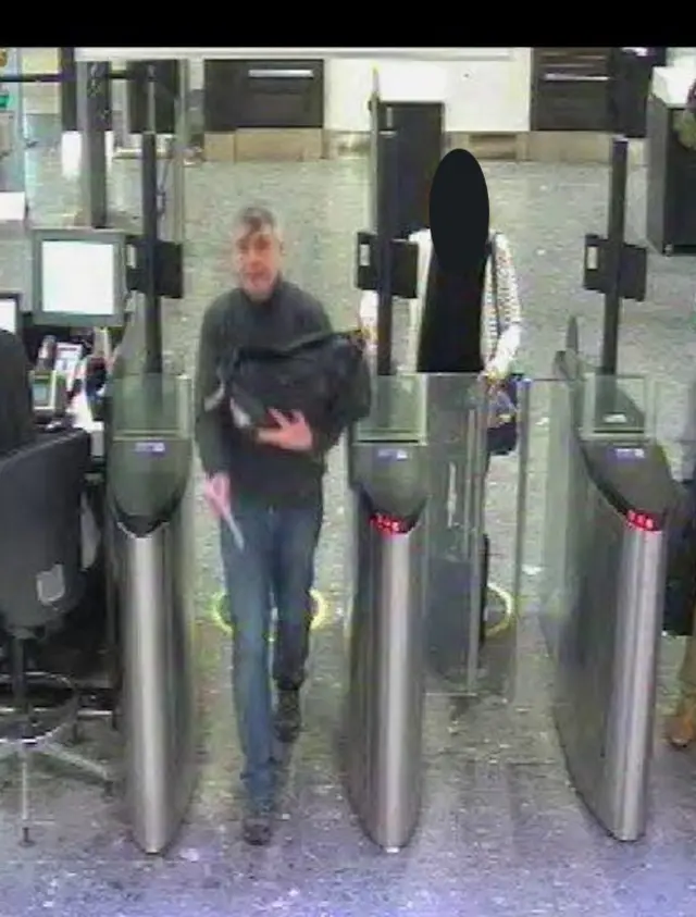 Денис Сергеев - он пользовался псевдонимом "Сергей Федотов".