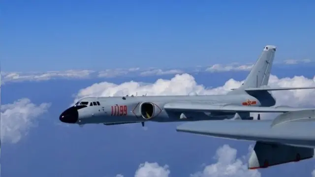 美國報道說中國有打擊關島美軍基地的預案,因此計劃在天寧島建空軍基地。而俄羅斯說在千島群島部署反導系統是對美國加強部署作出的回應