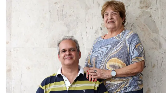 Leonardo Cunha dos Santos (bisneto do Zélio) e Lygia Maria Marinho da Cunha (netaera do gelo caça niquel gratisZélio)