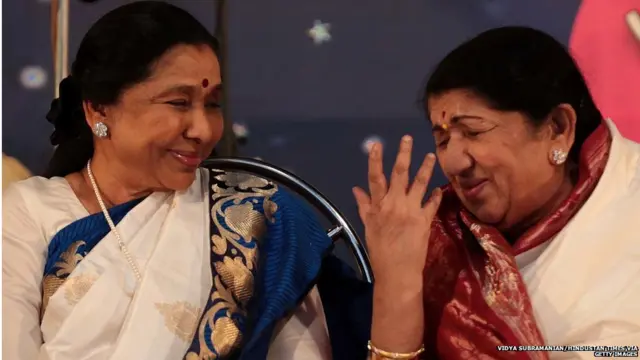 आशा भौंसले और लता मंगेशकर
