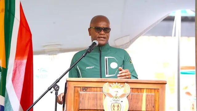 Wasiirka Ciyaaraha ee Koonfur Afrika Emmanuel Nkosinathi (Nathi)