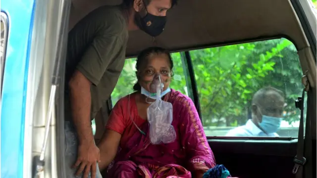 কোভিডের কারণে গত চব্বিশ ঘণ্টায়ও দুই শতাধিক মানুষ মারা গেছে।