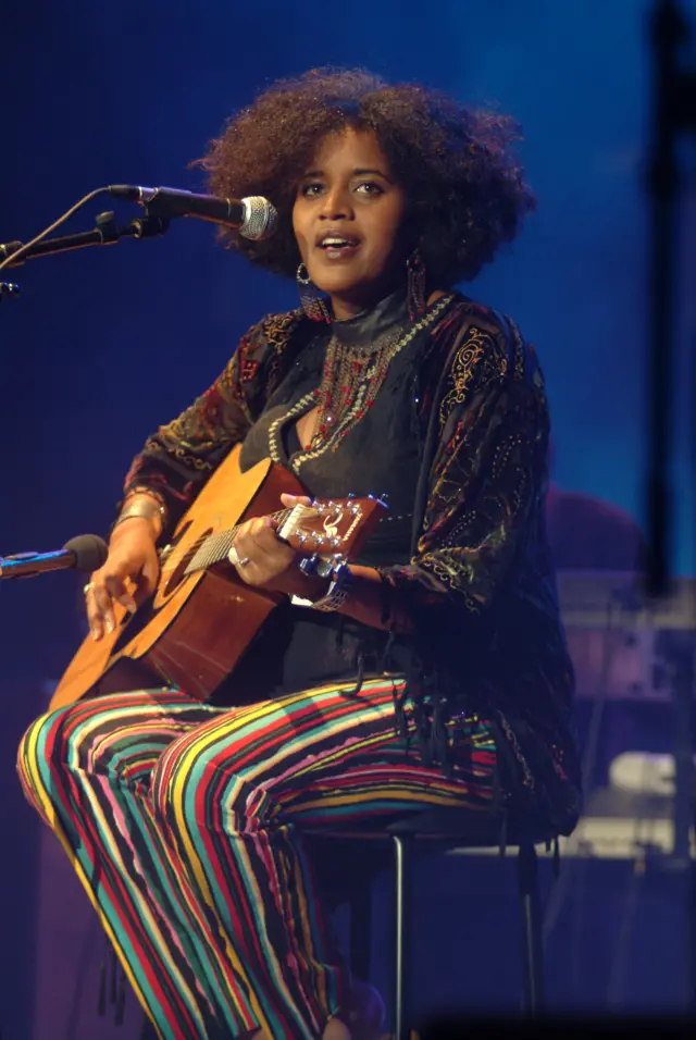 ድምጻዊ እጅጋየሁ ሽባባው