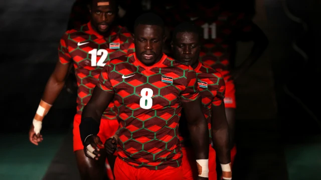 L'équipe du Kenya entre sur le terrain pendant le match de rugby à 7 de la poule C entre l'Afrique du Sud et le Kenya, lors de la troisième journée des Jeux olympiques de Tokyo 2020 au Stade de Tokyo, Japon - lundi 26 juillet 2021.