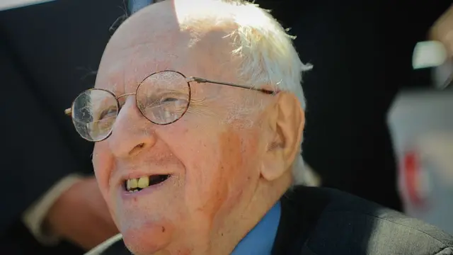 फ्रैंक कामेनी