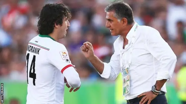 Sardaar Azmoon (bitaa) fi Kaarloos Kuweerooz (mirga)