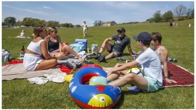 ኣብ ዓዲ-እንግሊዝ 6 ሰባት ተፈናቲቶም ክእከቡ ክፍቀድ'ዩ