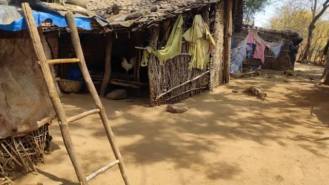 पोतीबाईंवर आरोप करणाऱ्यांचं घर