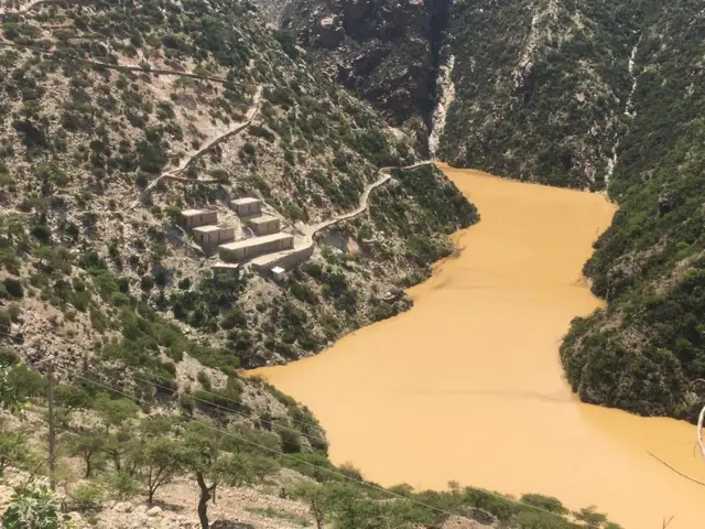 መዕረፊ ኣጋይሽ ዓሳቦል