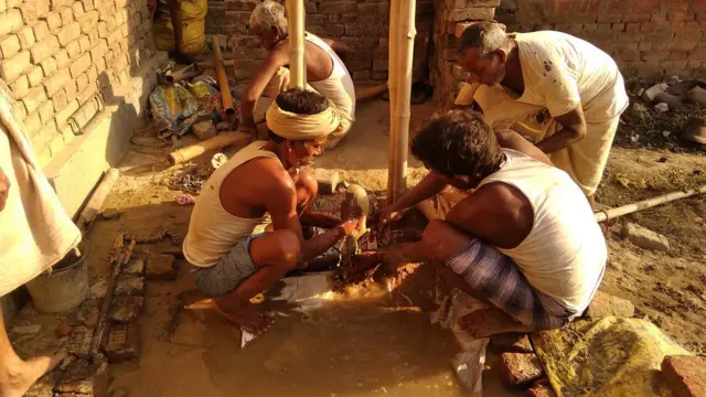 દર વર્ષે બાંધકામ મજૂરોનાં અકસ્માતના કારણે સેંકડો મૃત્યુ