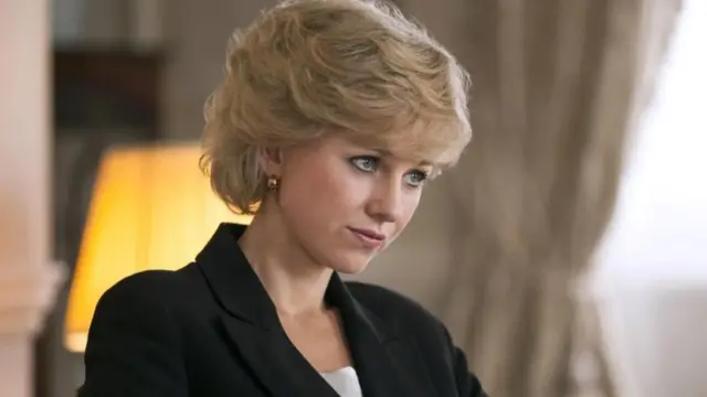 Biografski film "Princeza Dajana" iz 2013. sa Naomi Vots u glavnoj ulozi je odličan primer situacije kada se žanr izokrene u nehotični kemp